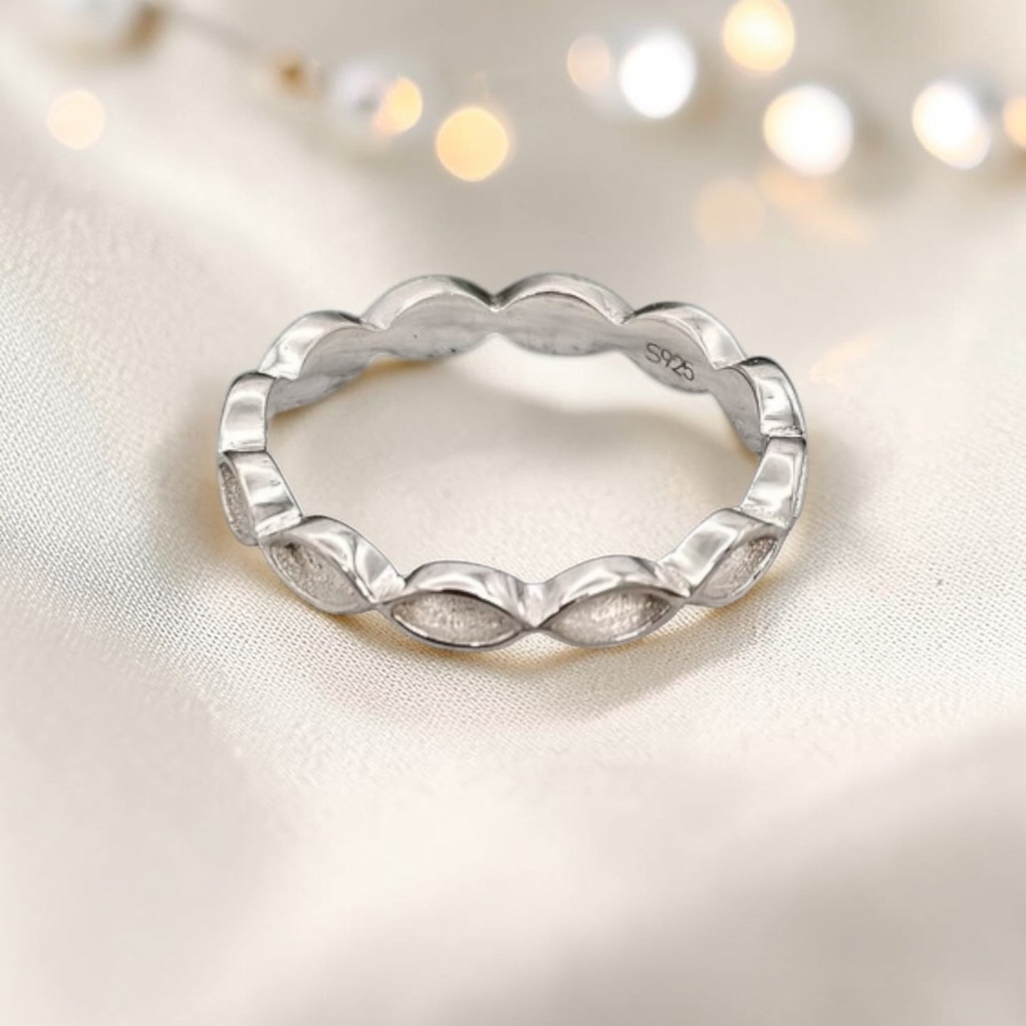 Amara Band — silver full band ashes memorial ring, handcrafted in the UK