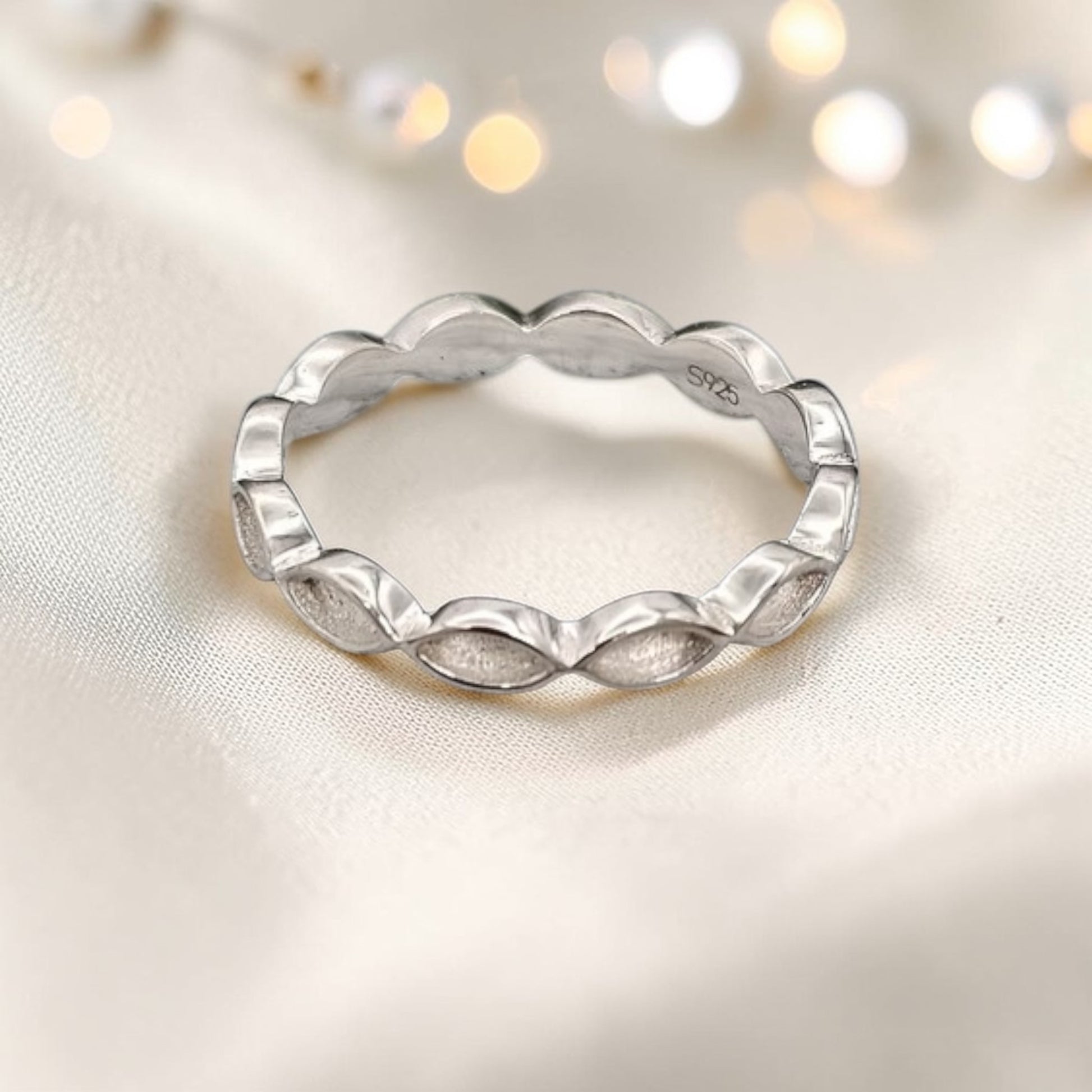 Amara Band — silver full band ashes memorial ring, handcrafted in the UK