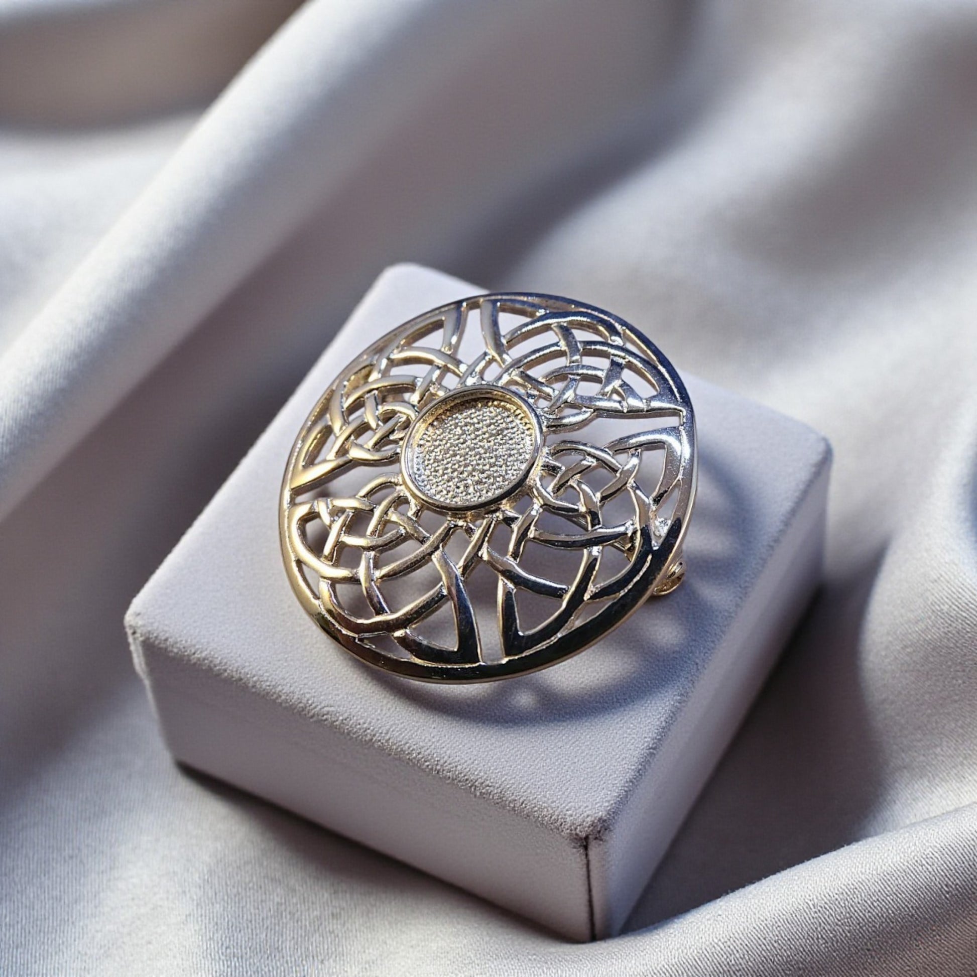 Silver round Celtic memorial brooch, handcrafted in Lancashire, UK