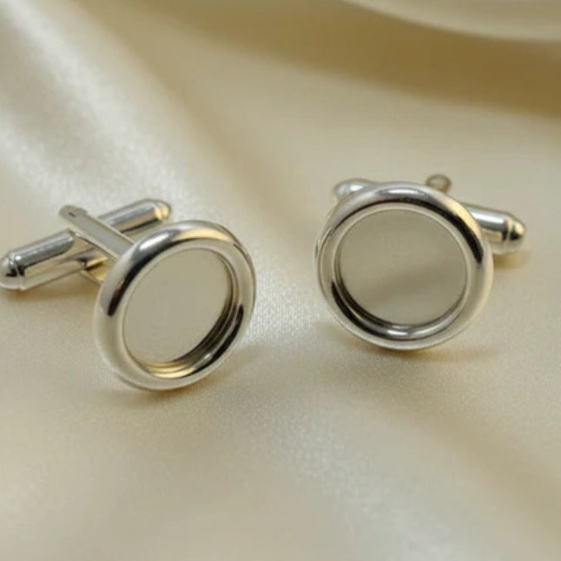 silver round ashes cufflinks, handcrafted in lancashire