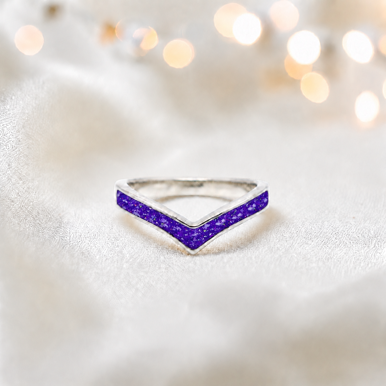 Sleepy lavender Ivy 9ct white gold wishbone ashes ring, handcrafted in Lancashire, UK – by Keepsake Memorial Jewellery
