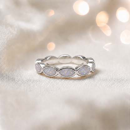 Keepsake Memorial Silver Amara Ashes Ring in White Snow - Handcrafted in the UK