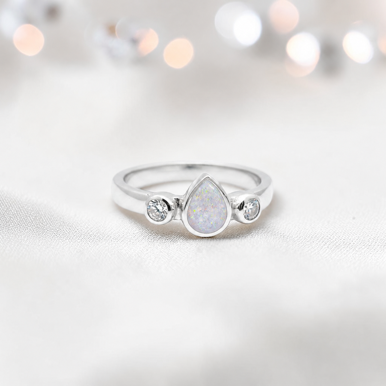 Keepsake Memorial Silver Cassiel Ashes Ring in white snow - Handcrafted in the UK