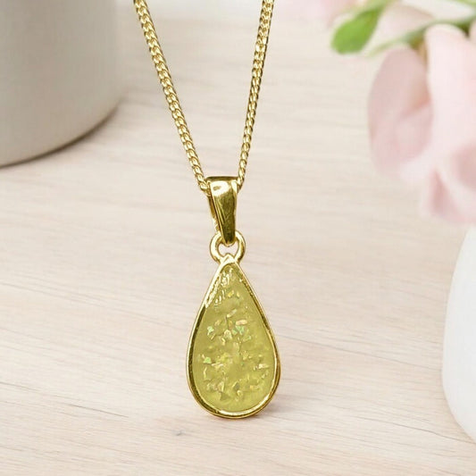 Solid 9ct Gold Pear Shape Pendant