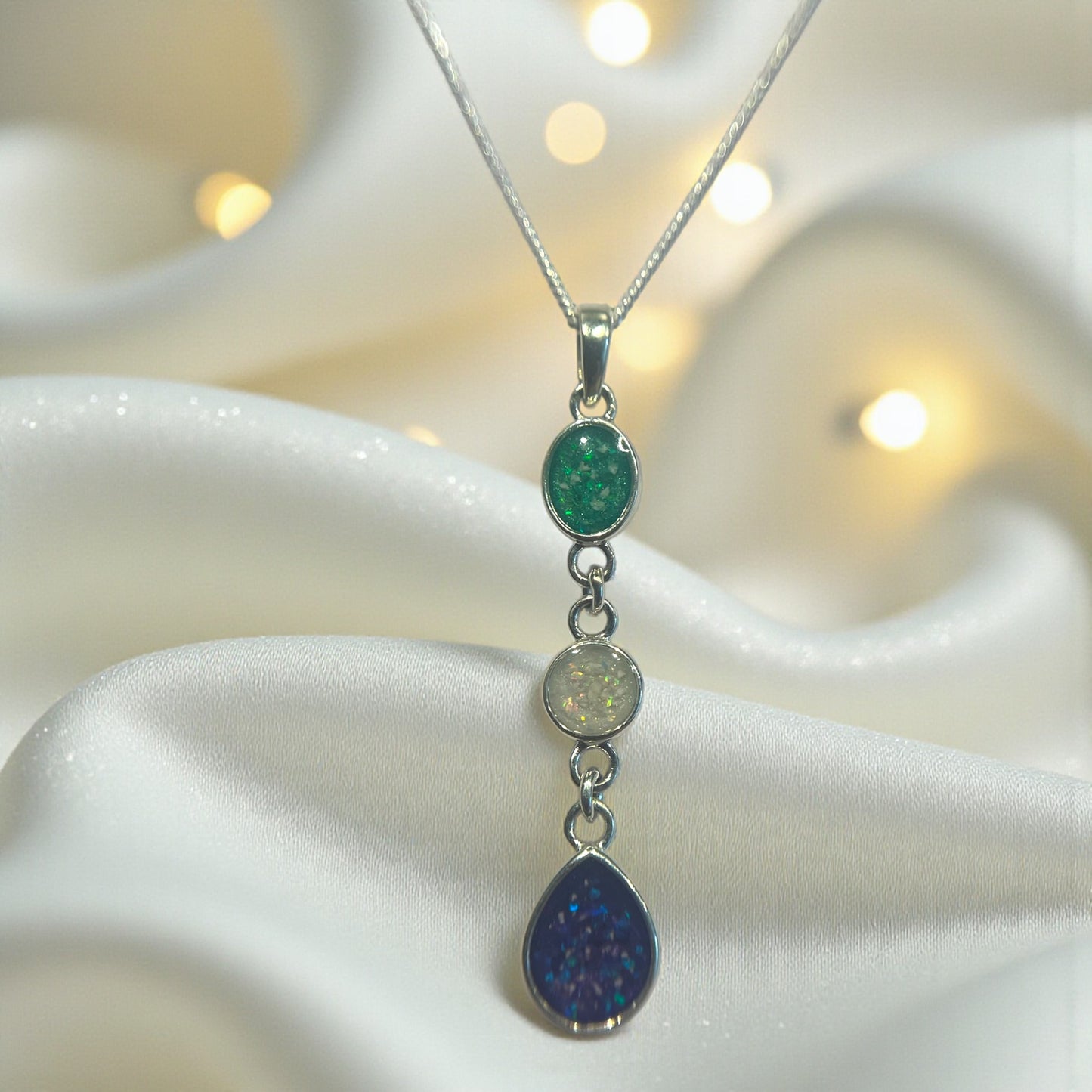 three stone memorial pendant, lancashire, uk
