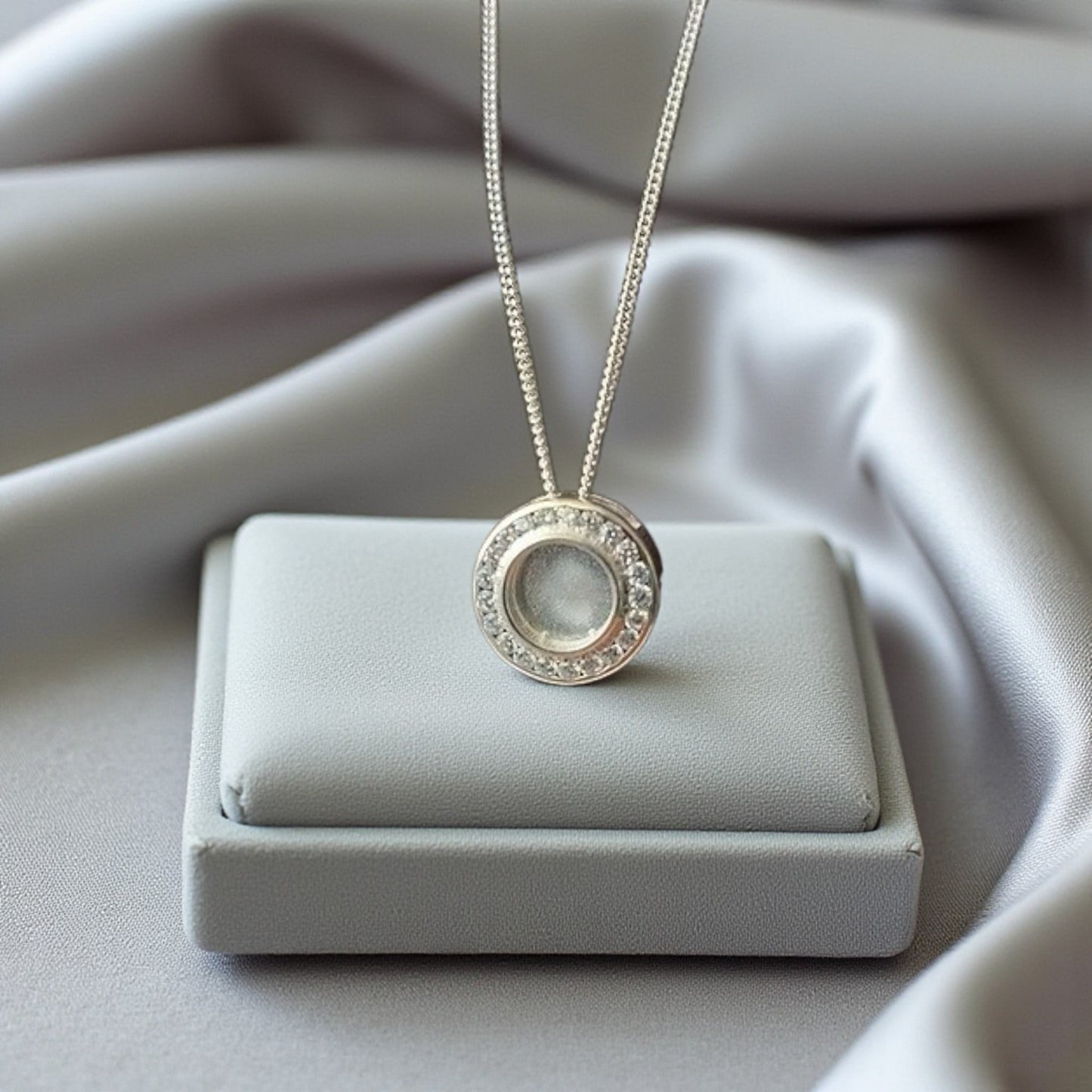 Alderan Pendant