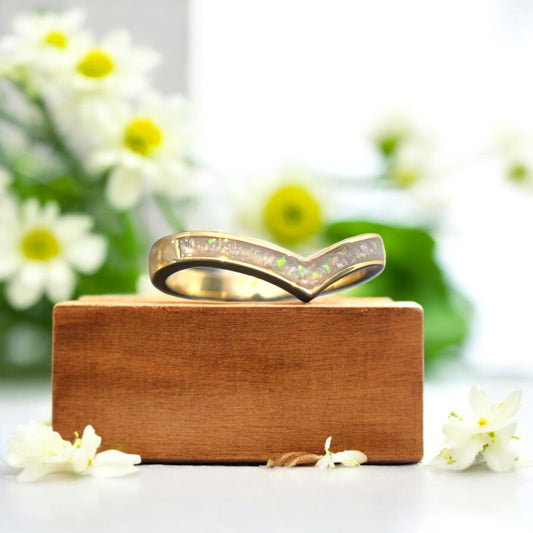 Wishbone ring in 9ct Gold