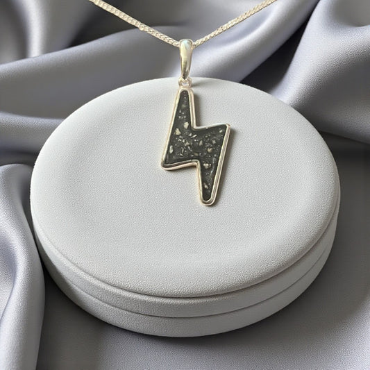 Ziggy silver memorial pendant, crafted in the UK.